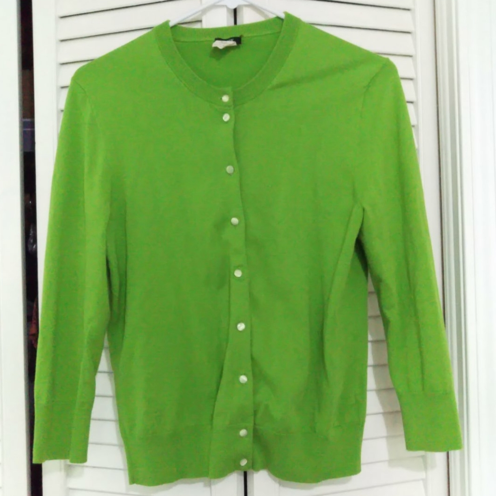 Linw Green Sweater